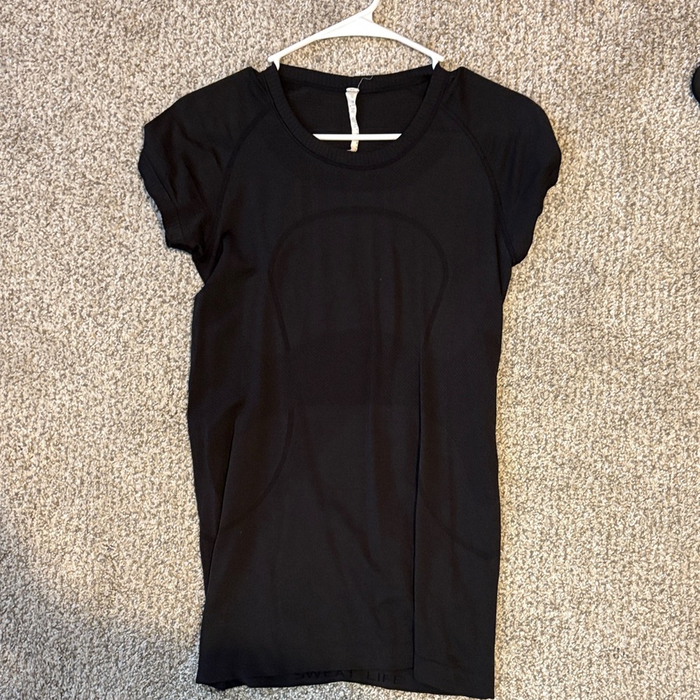 lululemon athletica Black Short Sleeve Tee